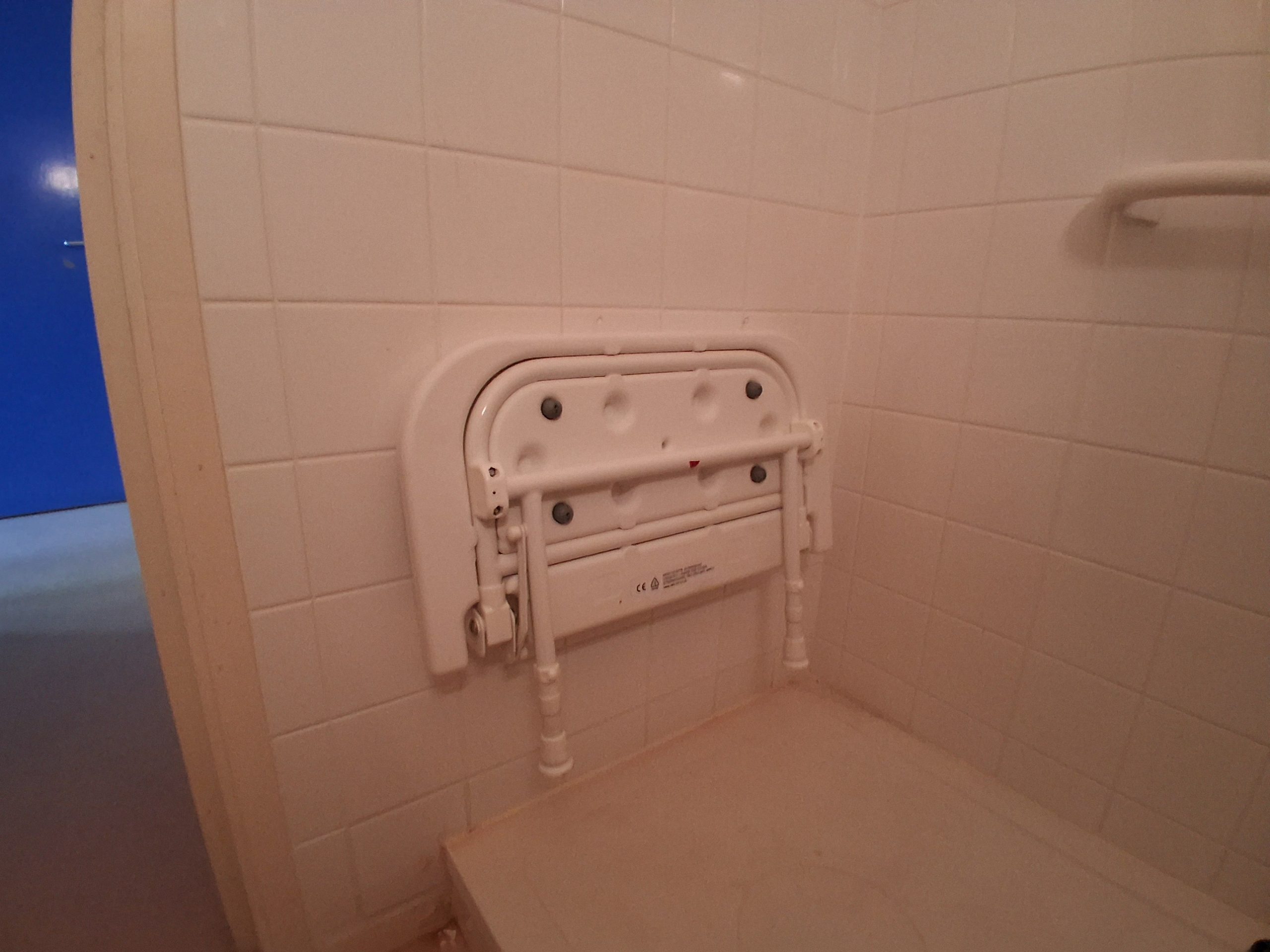 🚿 Un siège de douche sécurise votre salle de bain - Armen Santé ...